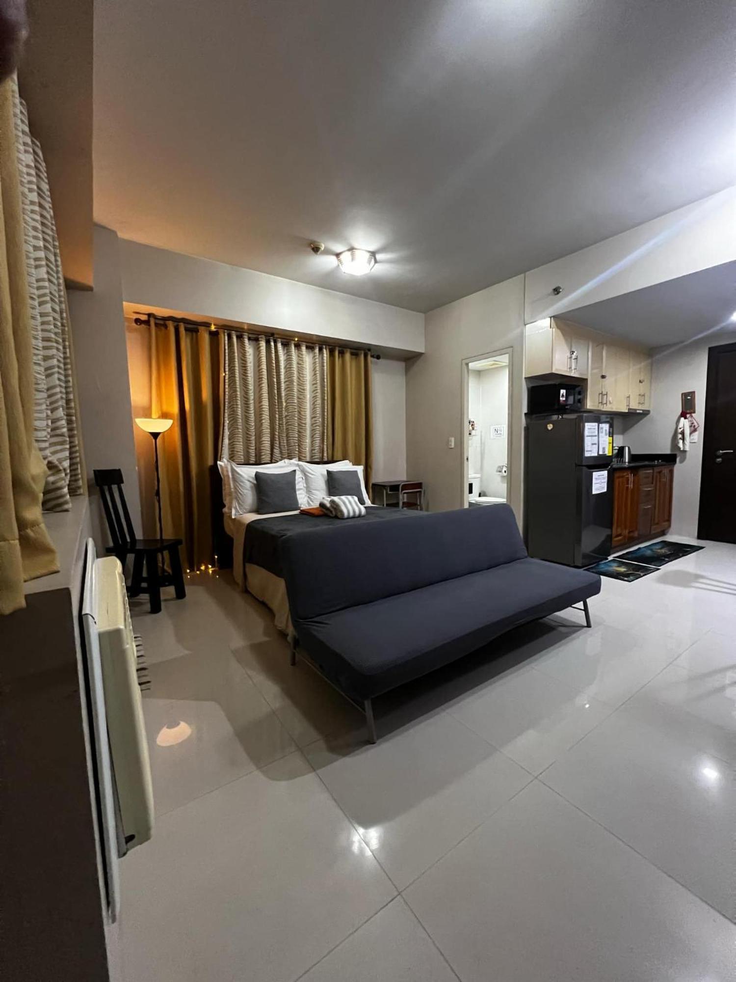 One Palm Tree Villas Condominium - Studio 7Th Fl With Balcony - Across Terminal 3 Airport Pasay Exterior photo