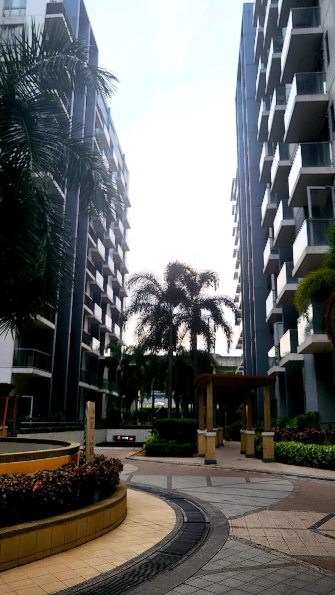 One Palm Tree Villas Condominium - Studio 7Th Fl With Balcony - Across Terminal 3 Airport Pasay Exterior photo