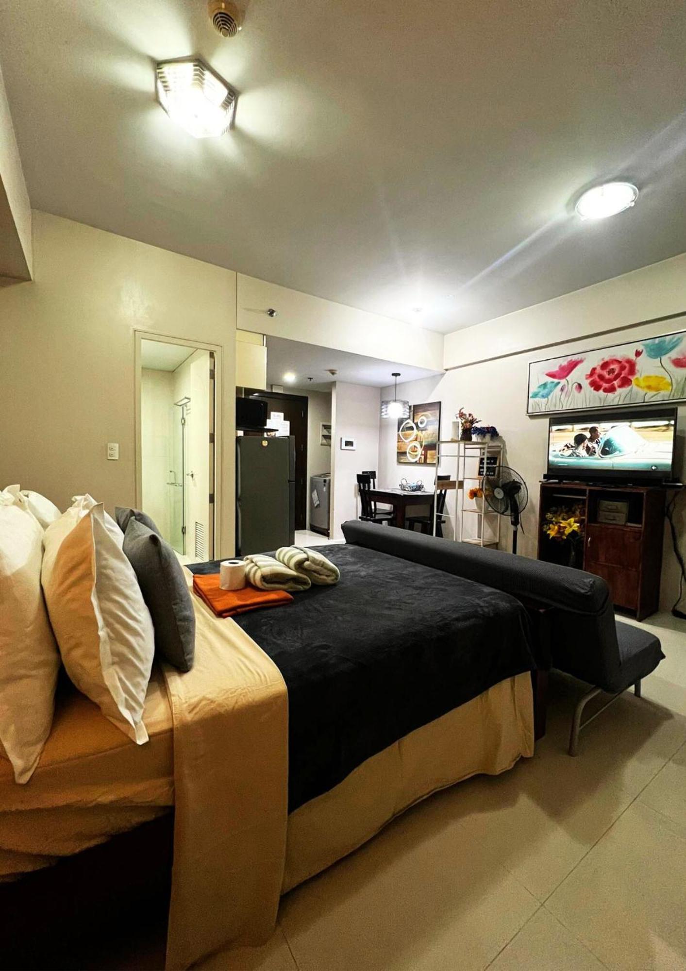 One Palm Tree Villas Condominium - Studio 7Th Fl With Balcony - Across Terminal 3 Airport Pasay Exterior photo