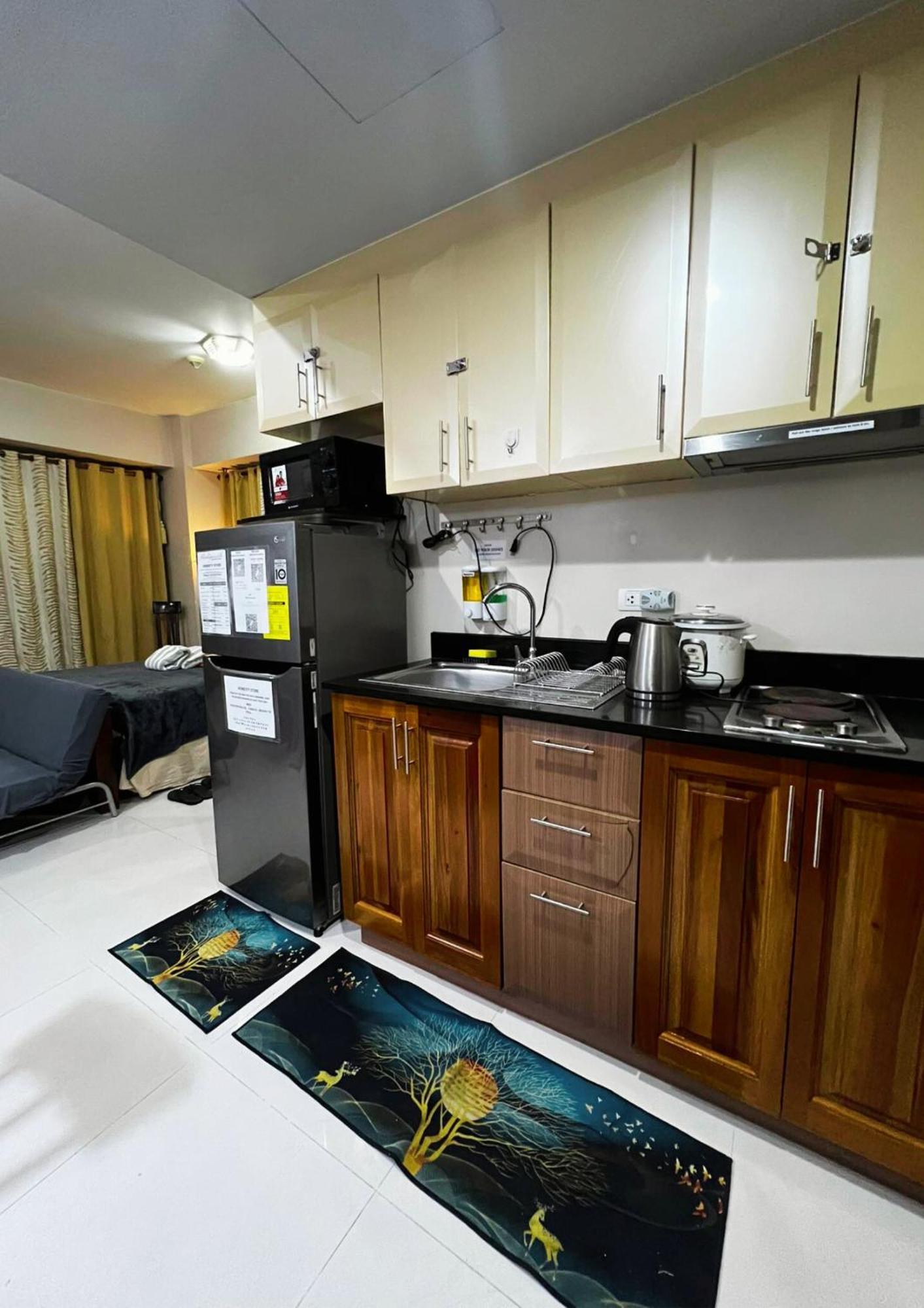 One Palm Tree Villas Condominium - Studio 7Th Fl With Balcony - Across Terminal 3 Airport Pasay Exterior photo