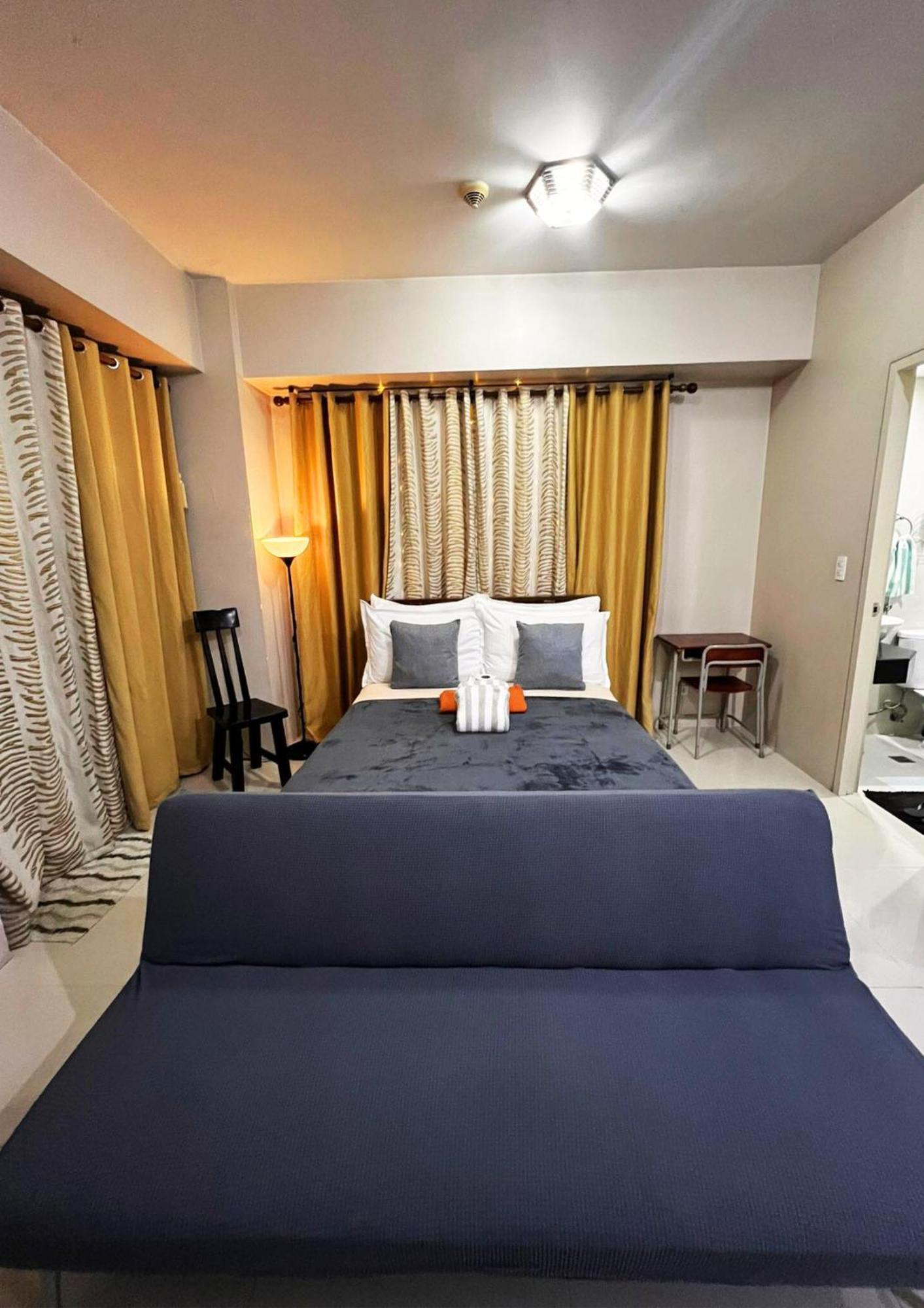 One Palm Tree Villas Condominium - Studio 7Th Fl With Balcony - Across Terminal 3 Airport Pasay Exterior photo