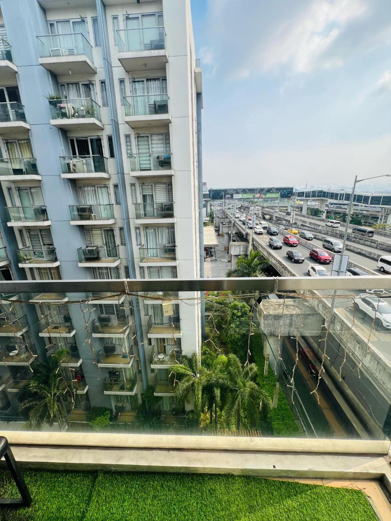 One Palm Tree Villas Condominium - Studio 7Th Fl With Balcony - Across Terminal 3 Airport Pasay Exterior photo