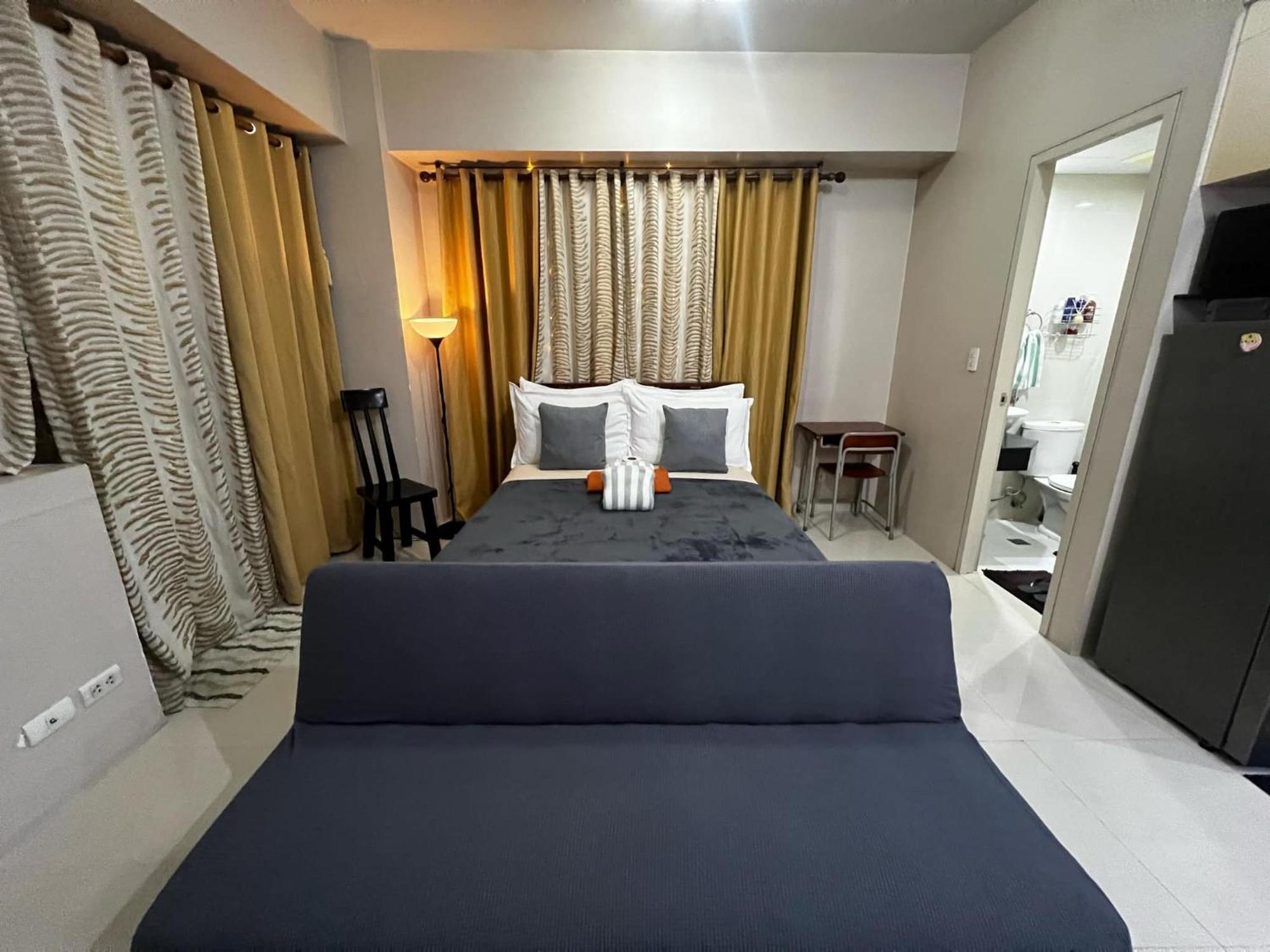 One Palm Tree Villas Condominium - Studio 7Th Fl With Balcony - Across Terminal 3 Airport Pasay Exterior photo