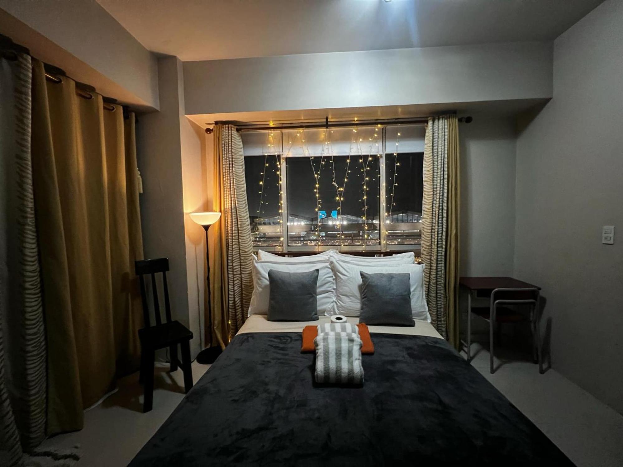One Palm Tree Villas Condominium - Studio 7Th Fl With Balcony - Across Terminal 3 Airport Pasay Exterior photo
