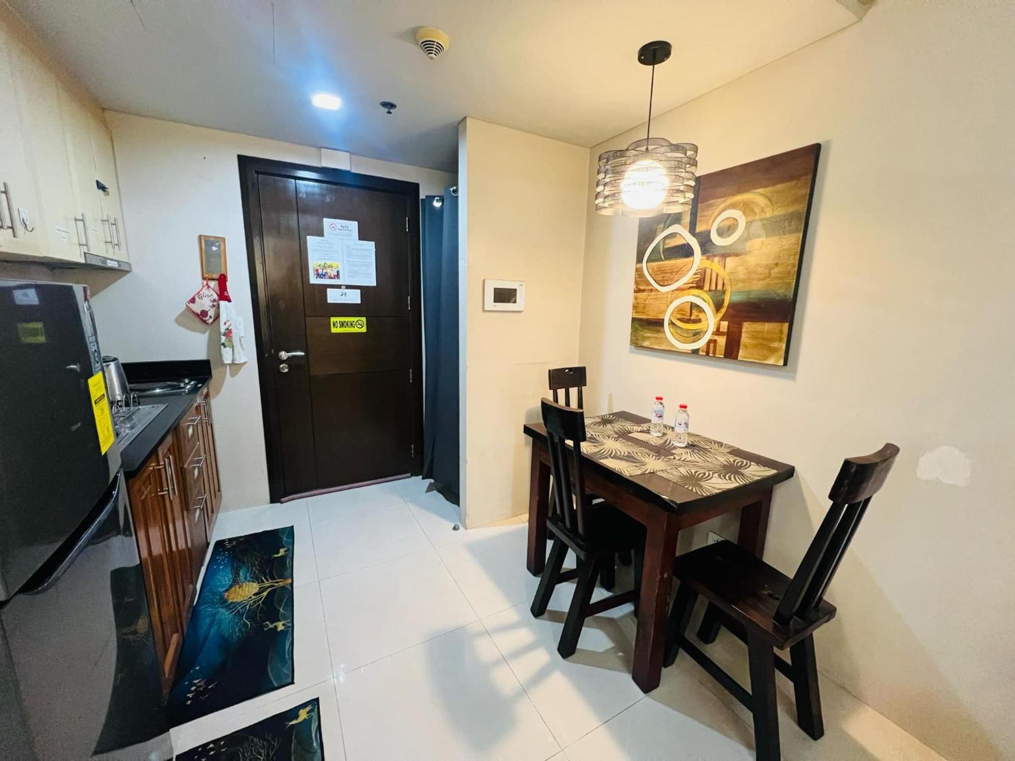 One Palm Tree Villas Condominium - Studio 7Th Fl With Balcony - Across Terminal 3 Airport Pasay Exterior photo