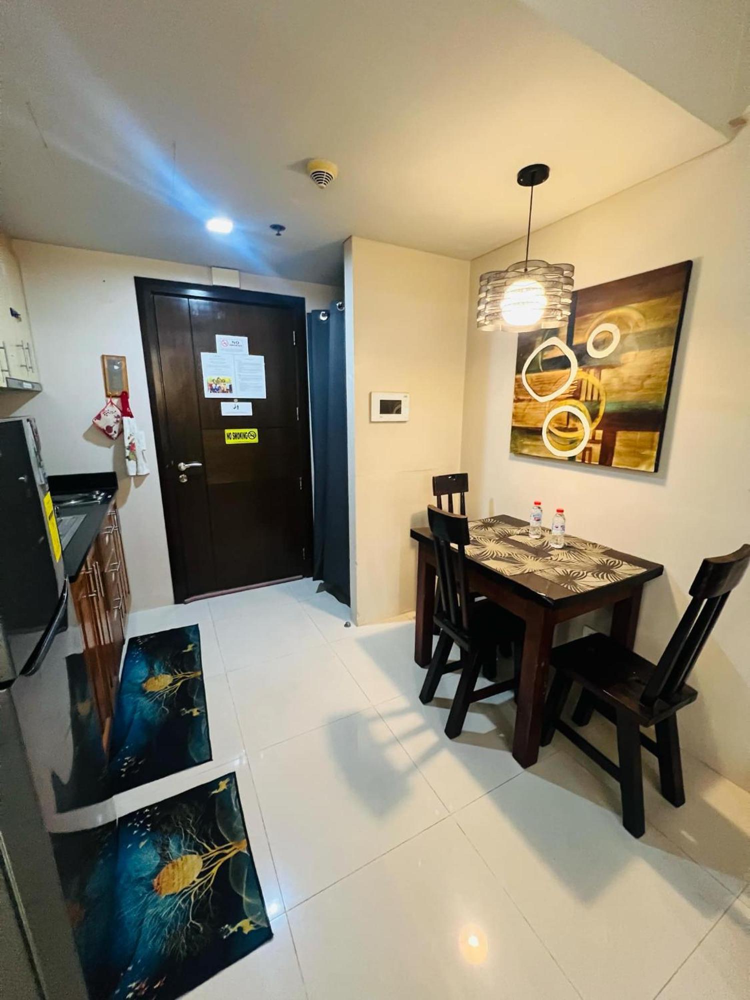 One Palm Tree Villas Condominium - Studio 7Th Fl With Balcony - Across Terminal 3 Airport Pasay Exterior photo