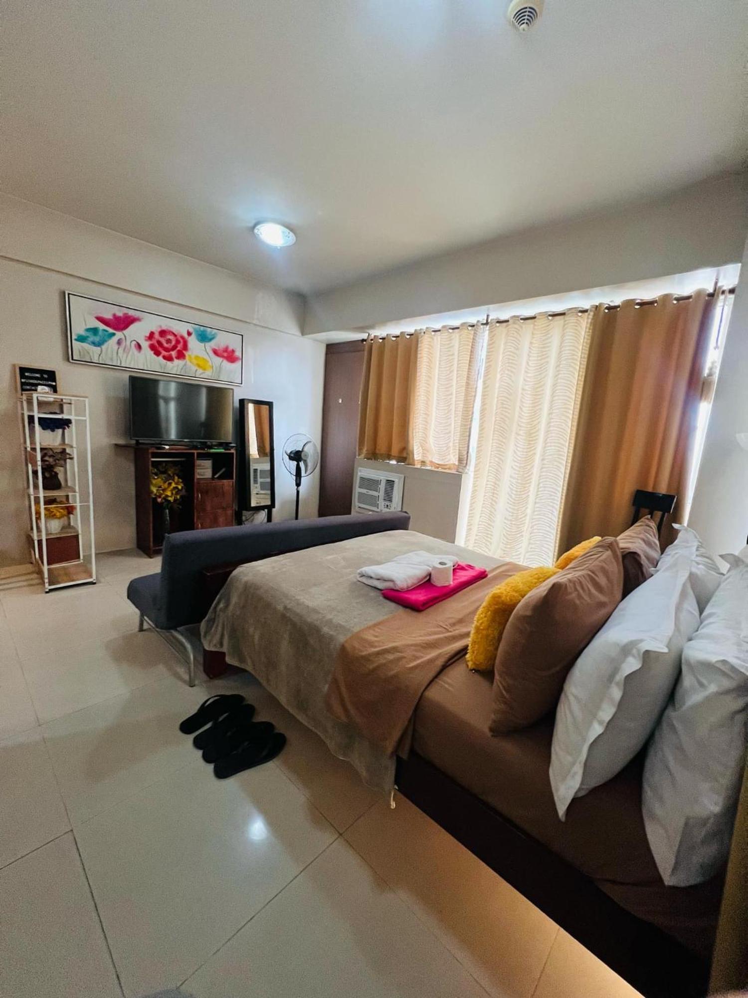 One Palm Tree Villas Condominium - Studio 7Th Fl With Balcony - Across Terminal 3 Airport Pasay Exterior photo