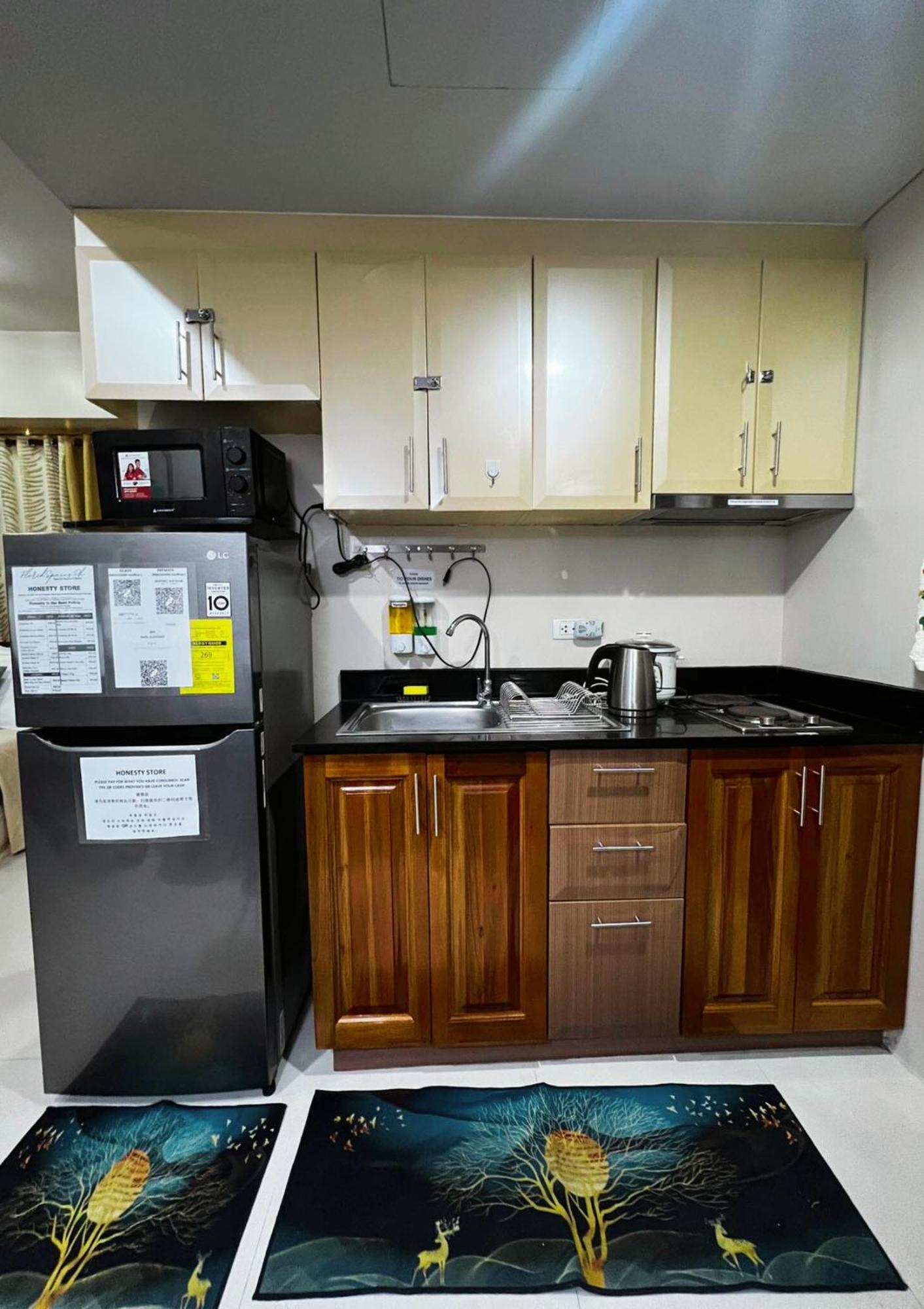 One Palm Tree Villas Condominium - Studio 7Th Fl With Balcony - Across Terminal 3 Airport Pasay Exterior photo
